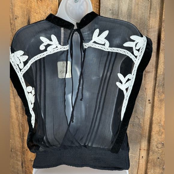 Free People Black Sheer Blouse with White Embroidery- Size Small- NWT - Picture 5 of 9
